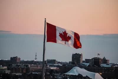 Qui doit demander un visa AVE pour voyager au Canada ?